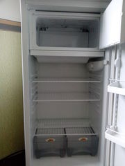 Продам холодильник Атлант  в очень хорошем состоянии 800000 бел  рубл.